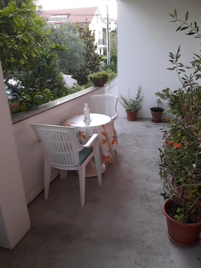 Apartments Sandra Palit Exteriör bild